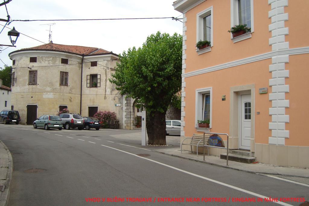 Apartment Thomas Vipava Exterior photo